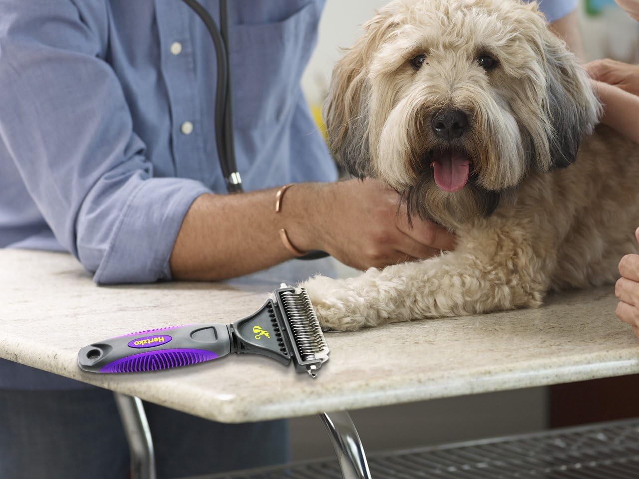Transform Grooming Time into a Pampering Experience with Our Dual-Sided Dematting Comb for Dogs and Cats - Effortlessly Eliminate Tangles and Mats for Smooth, Silky Fur!